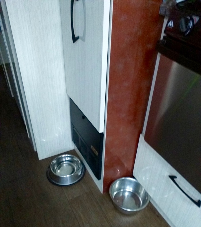 dog bowls in airstream