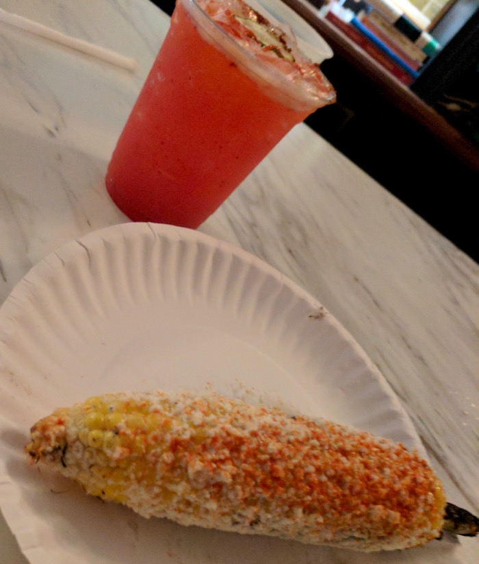 margarita and elote at Mas Tacos