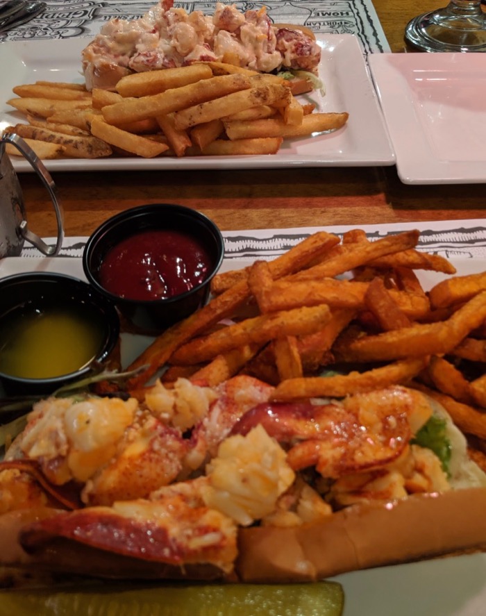 lobster rolls at geddy's