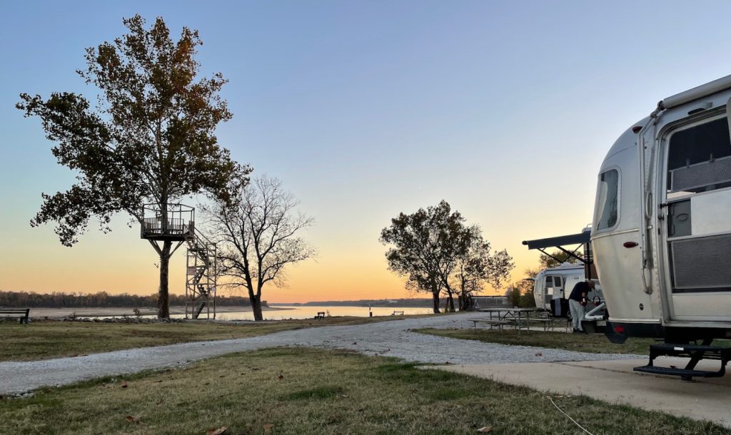 the Airstream's view of the Mississippi at Tom Sawyer's campground