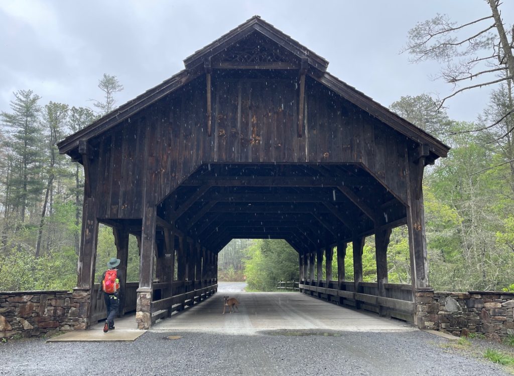 the covered bridge on the way to Grassy Creek Falls